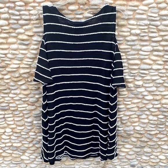Bobeau Black & White Striped Textured Cold Shoulder Top. Size Small. EUC! - Picture 3 of 6